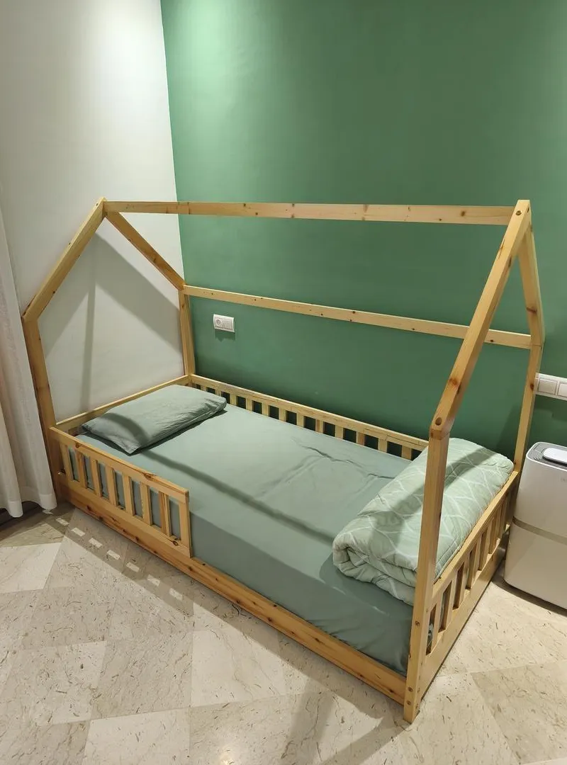 Lit cabane enfant 190*90 en très bon état