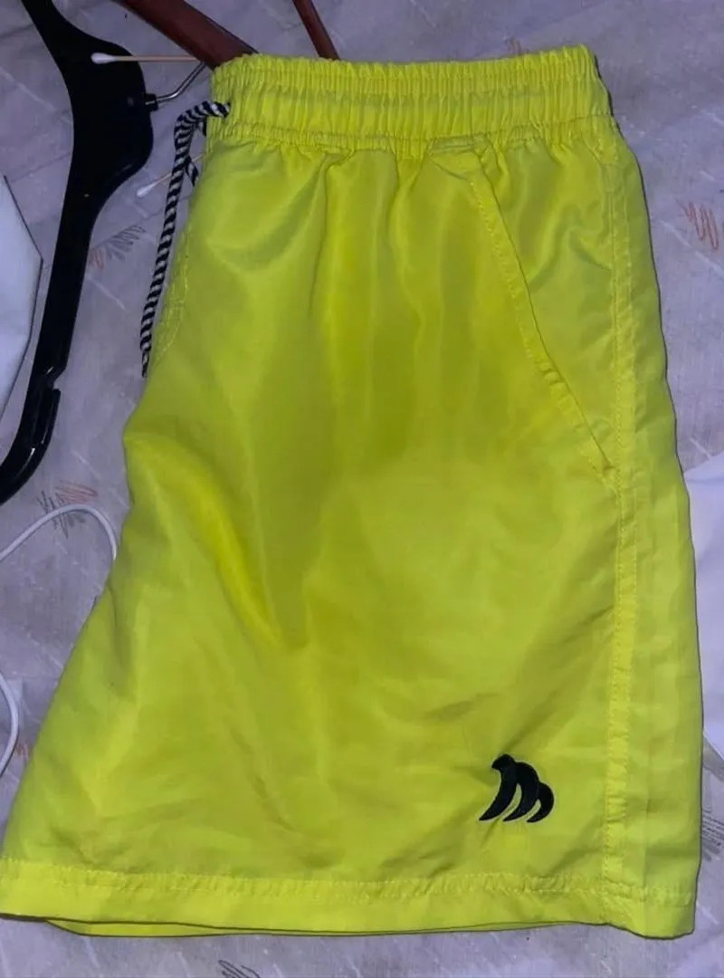 Short neuf taille M, importé