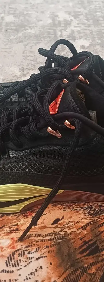 Spadri de basket Nike original taille 42.5