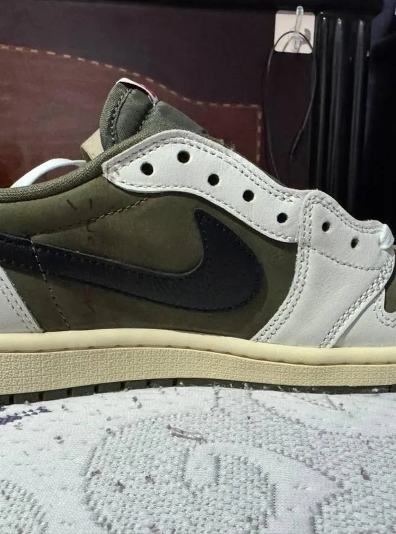 Jordan 1 Retro Low OG SP Travis Scott Medium Olive