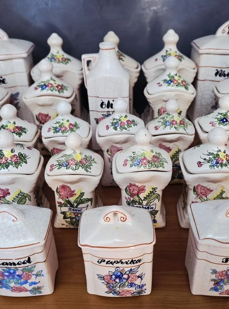 26 Contenants à épices de cuisine vintage