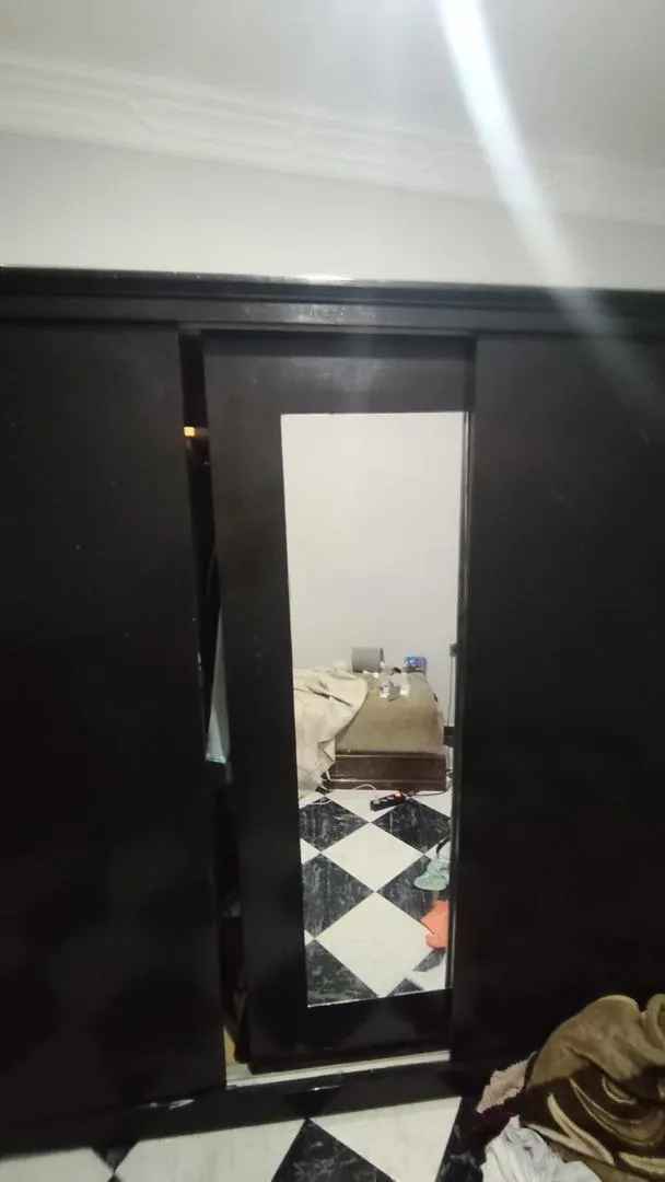 Armoire 4 portes avec miroir
