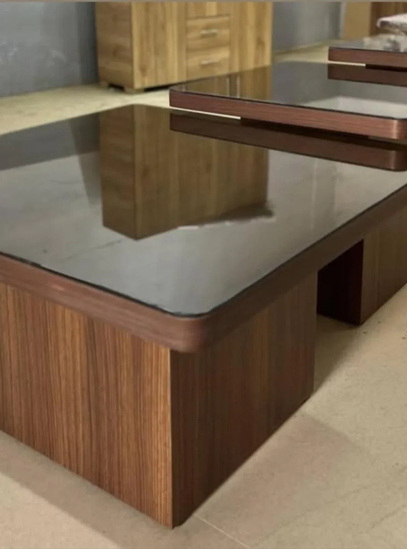 Table triple en bois d'acajou de qualité supérieure