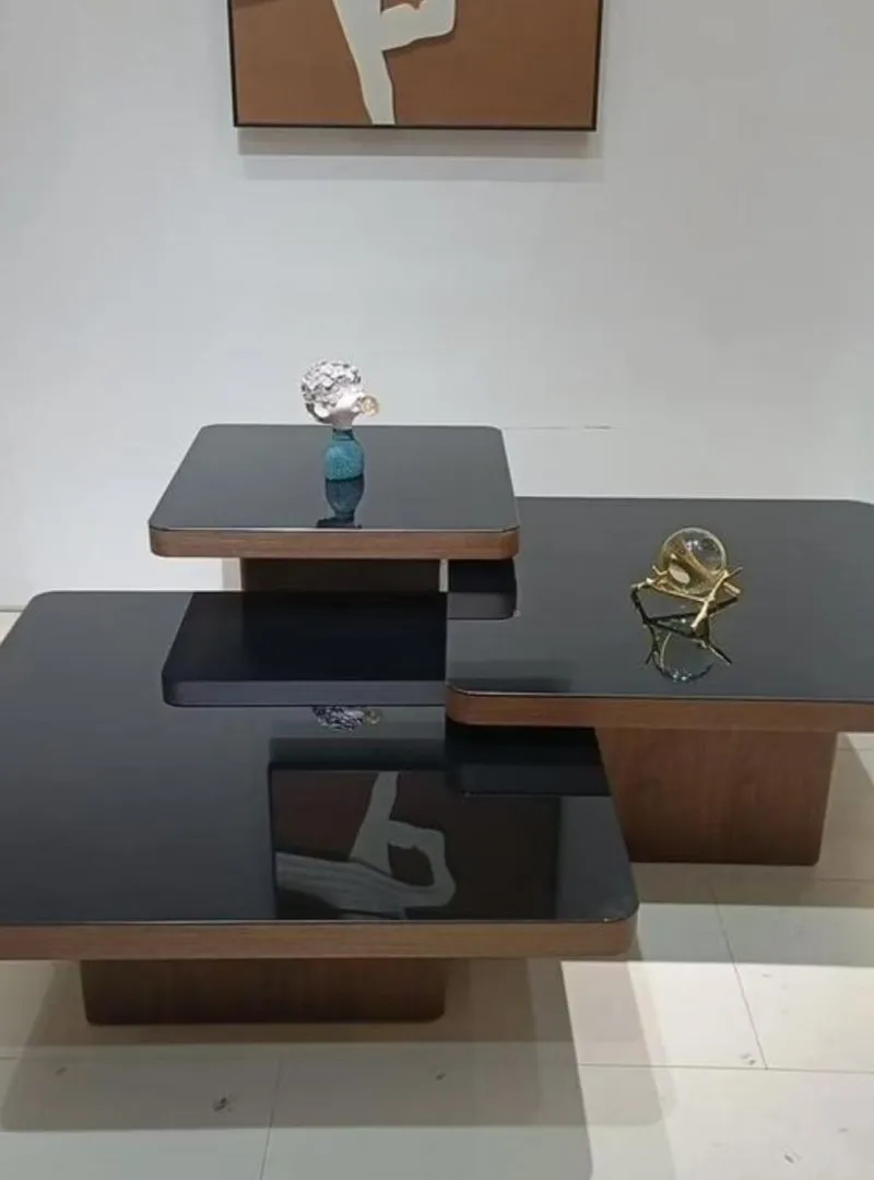 Table basse triple en bois de noyer de première qualité