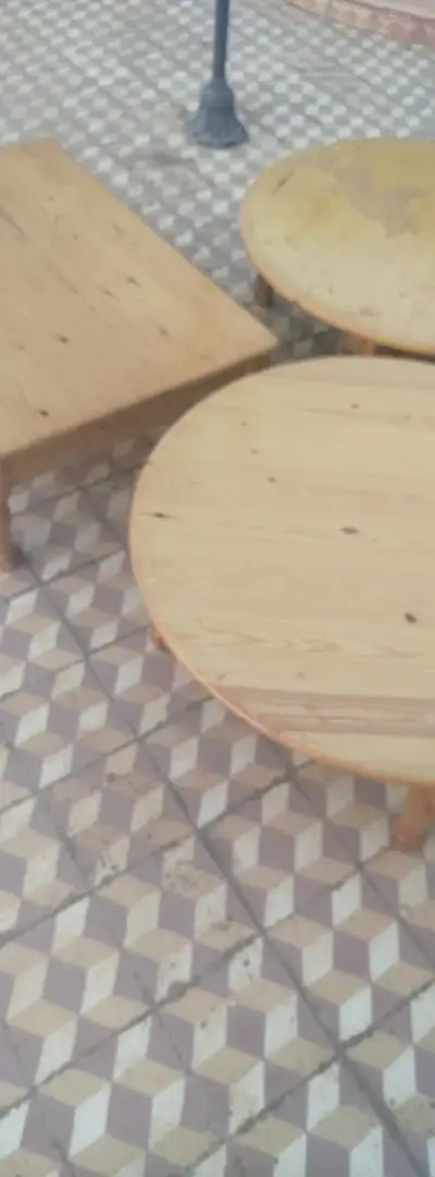 Trois tables basses