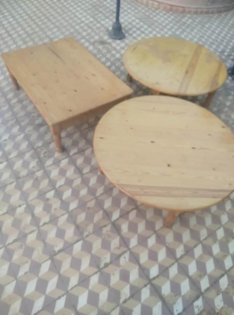 Trois tables basses
