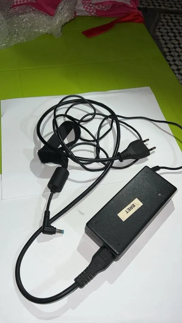 Chargeur DELTA 90W Neuf 400 DH Livraison Gratuite