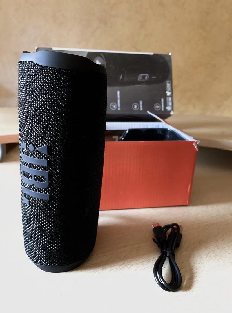 JBL FLIP6 utilisée deux fois seulement