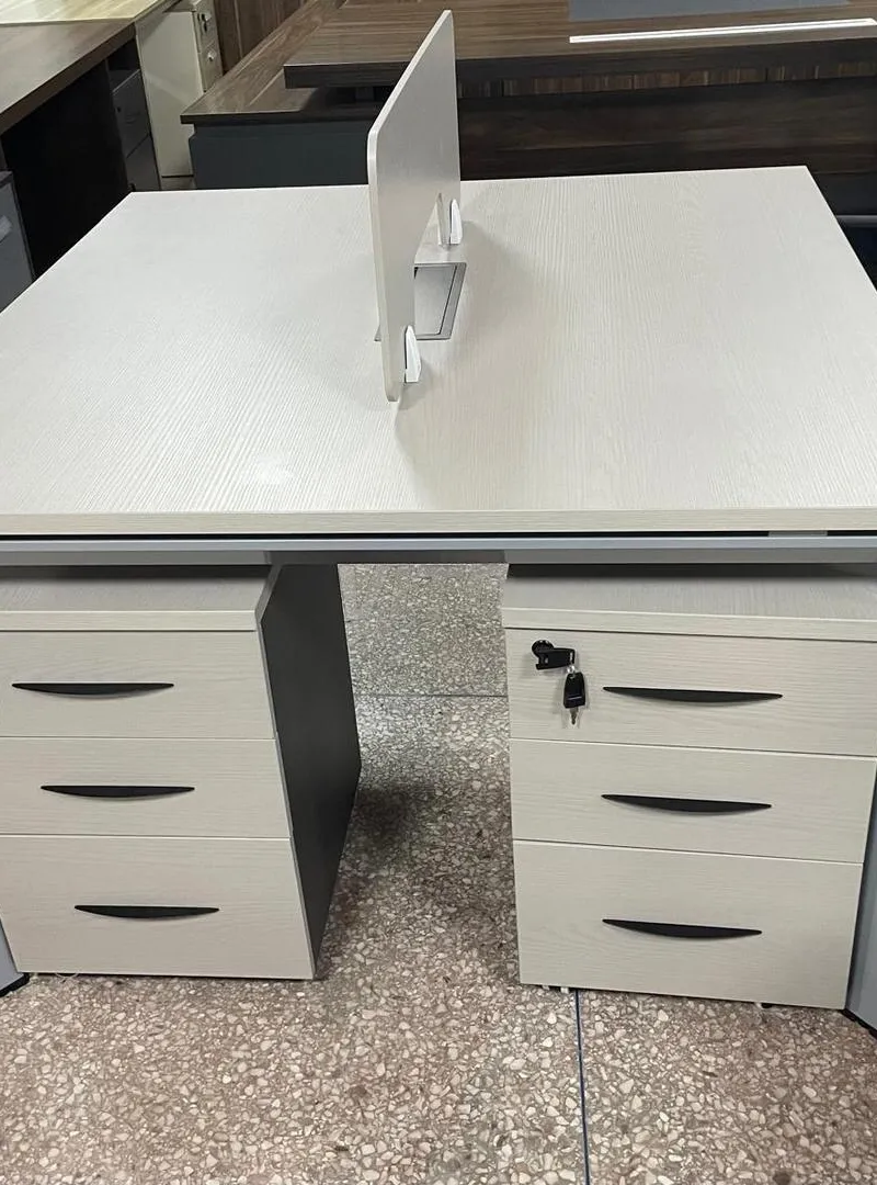 Bureau marguerite pour administration