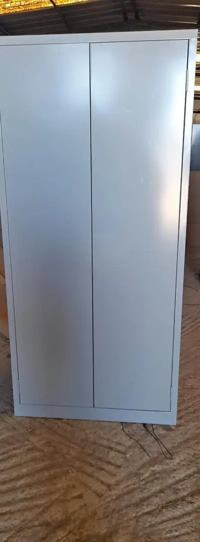 Armoire métallique en stock