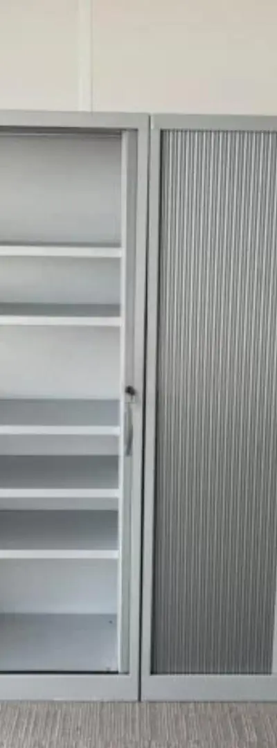 armoire porte rideaux 2m et 1m en stock/VESTIAIRE