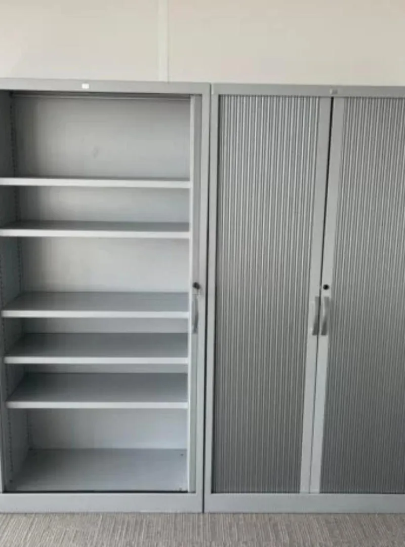 armoire porte rideaux 2m et 1m en stock/VESTIAIRE