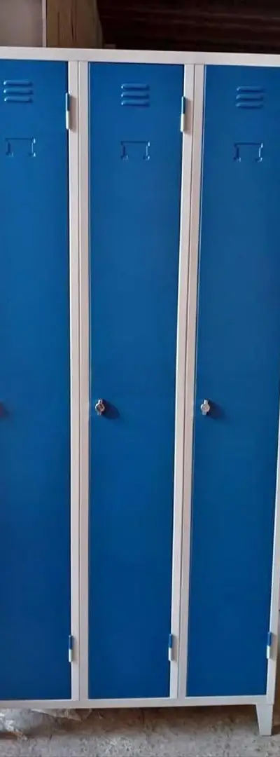 vestiaire 4 portes métallique EN STOCK \Armoire