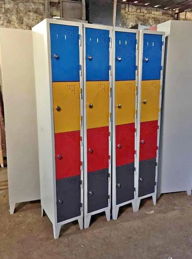 Vestiaire pour Personnel/armoire battante/lit/banc