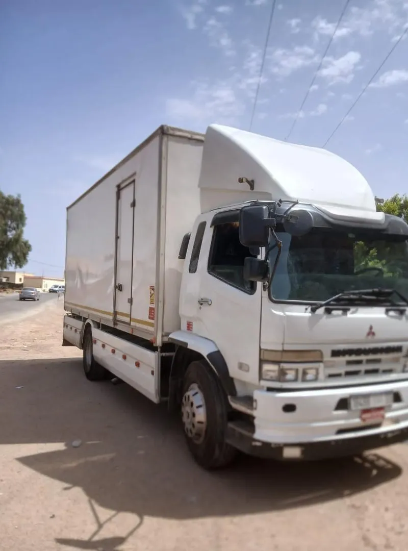 Camion propre, tout est neuf, monte et utilise.