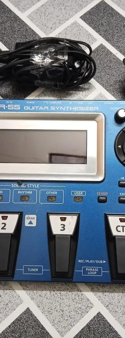 Roland GR-55 Guitar Synthesizer – Vendu complet