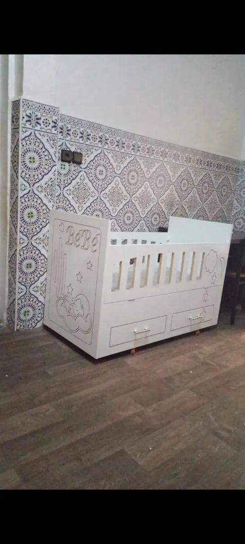 Lit bébé avec matelas neuf