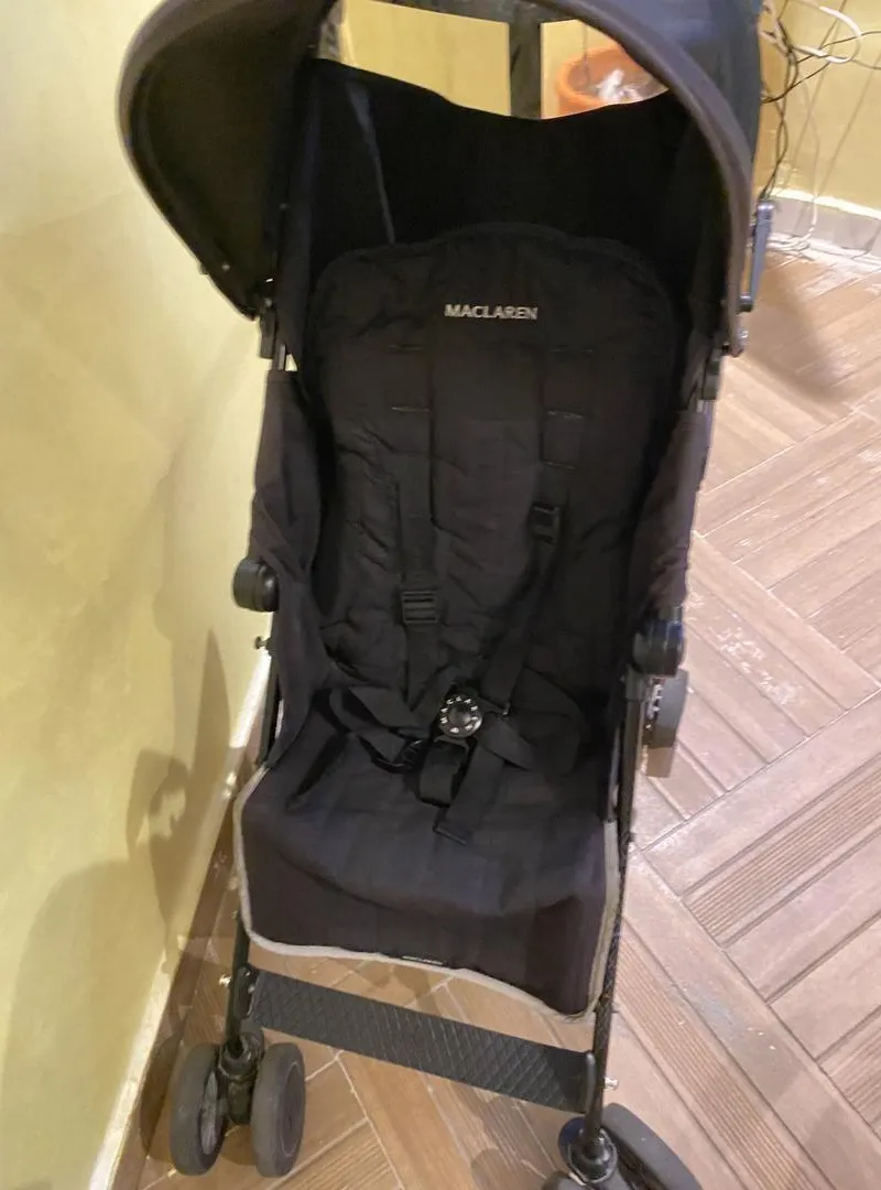 Poussette Maclaren noire