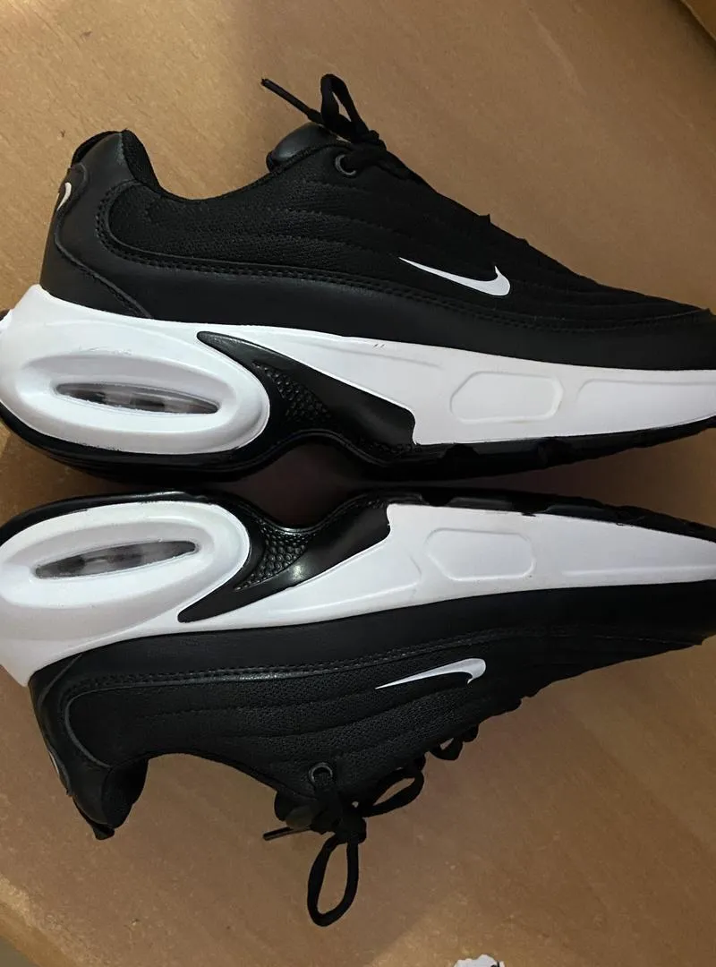 Chaussures Nike neuves à vendre