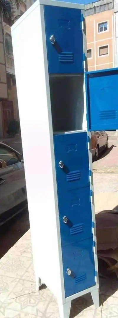 Vestiaire métallique pour administration