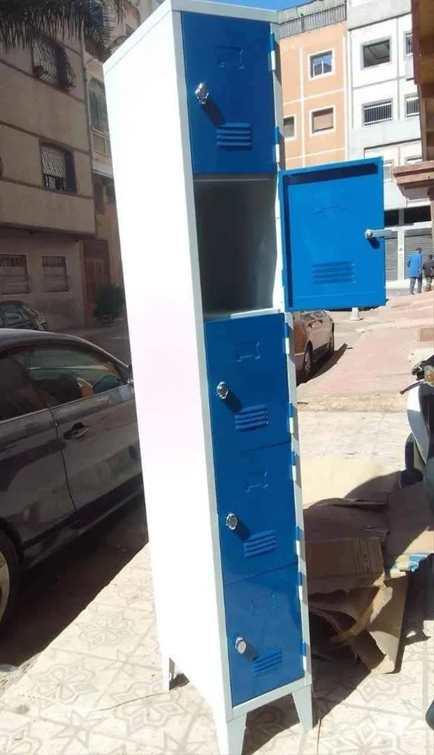 Vestiaire métallique pour administration