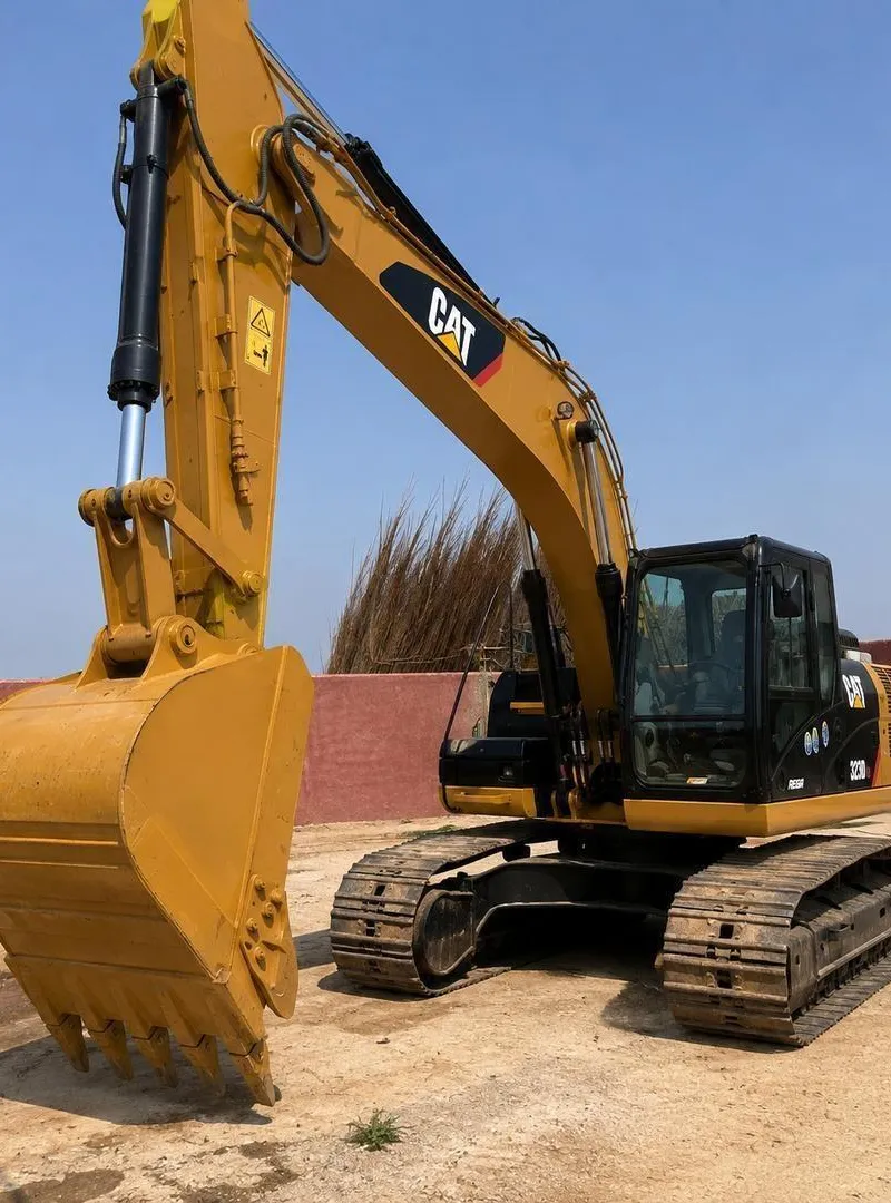 2024 CATERPILLAR 323D PELLE