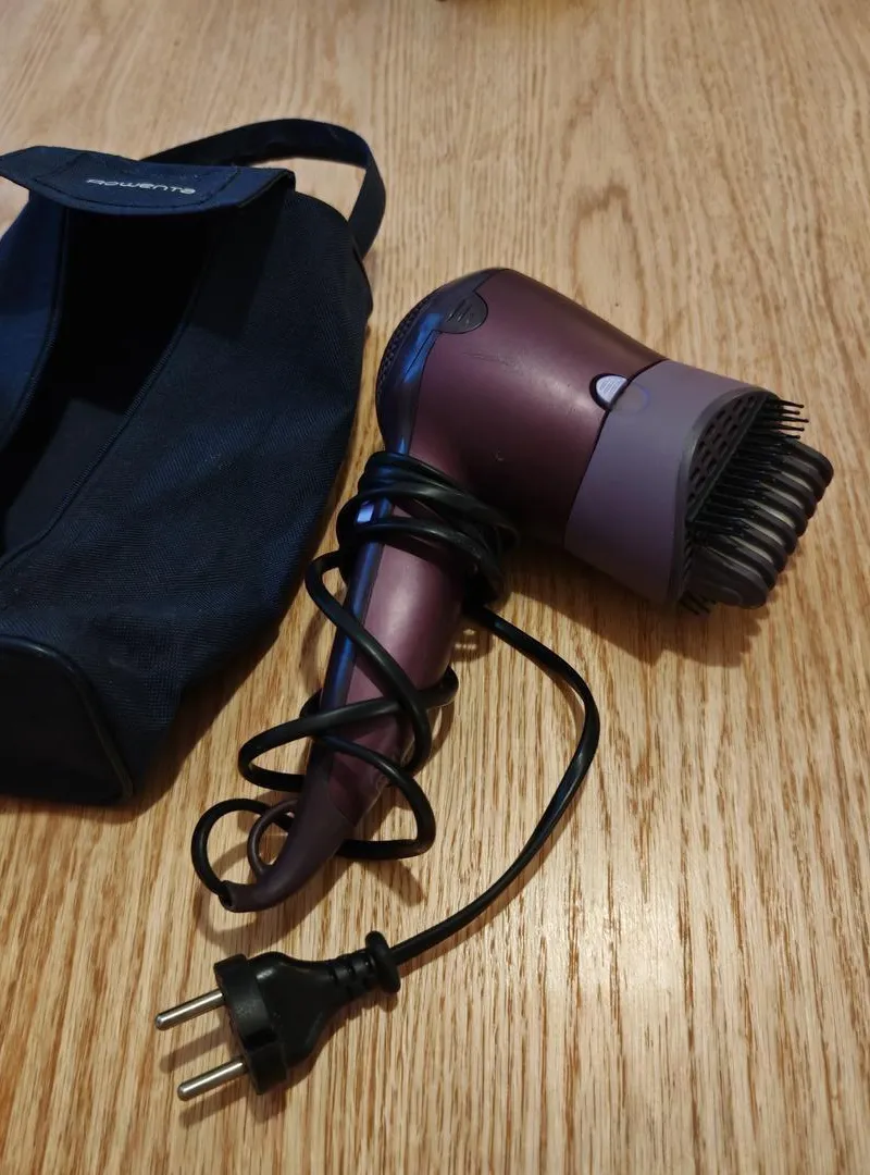 Sèche cheveux brossé Rowenta