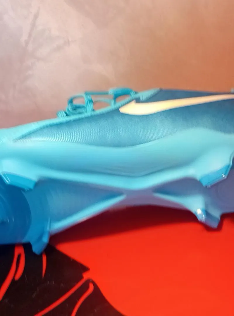 Chaussures de foot pointure 44