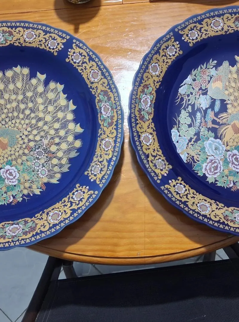 Ancienne assiette paon en laiton