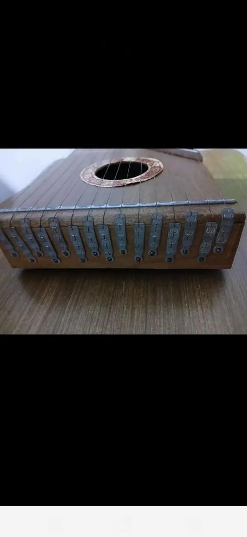 Cithare harpe de table