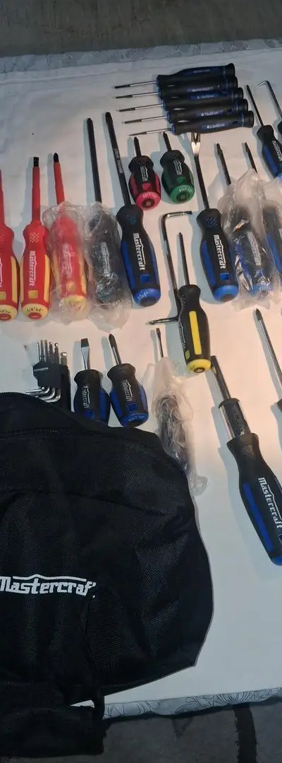 Outils MASTERCRAFT 30 pièces plus pochettes