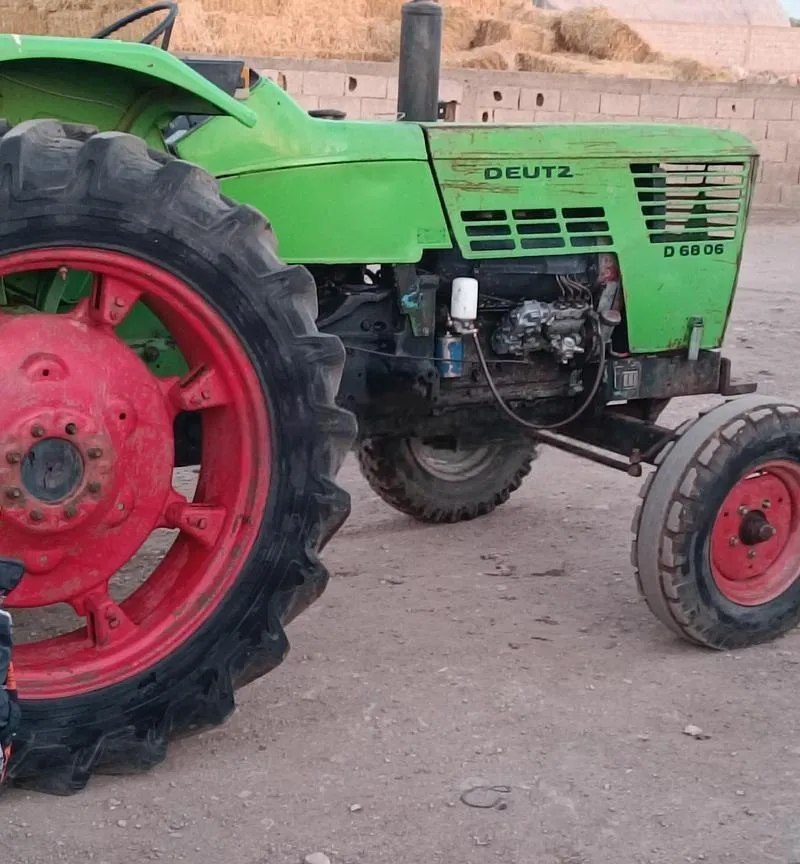 Tracteur Kontra 6806