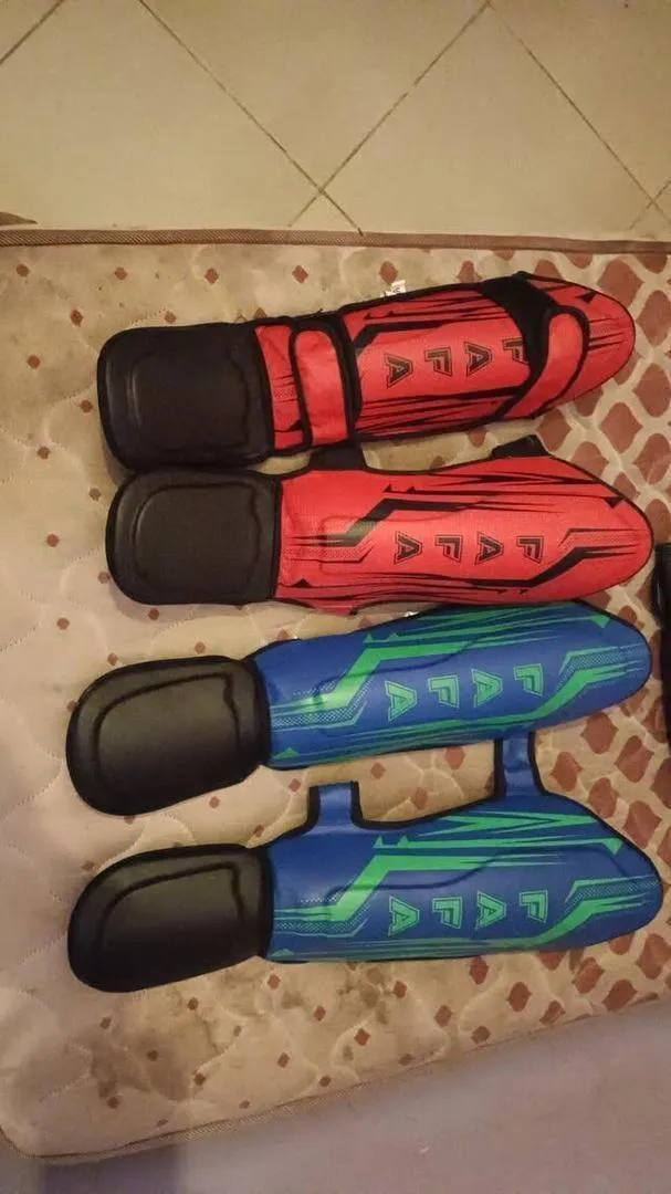 Équipement de sport protège-tibias pour le kick-boxing