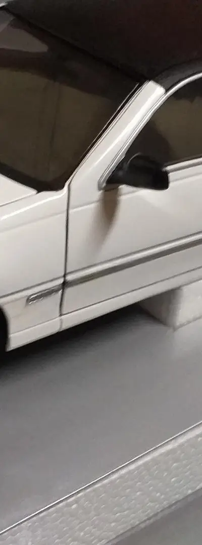 VOITURE DE COLLECTION 1/18