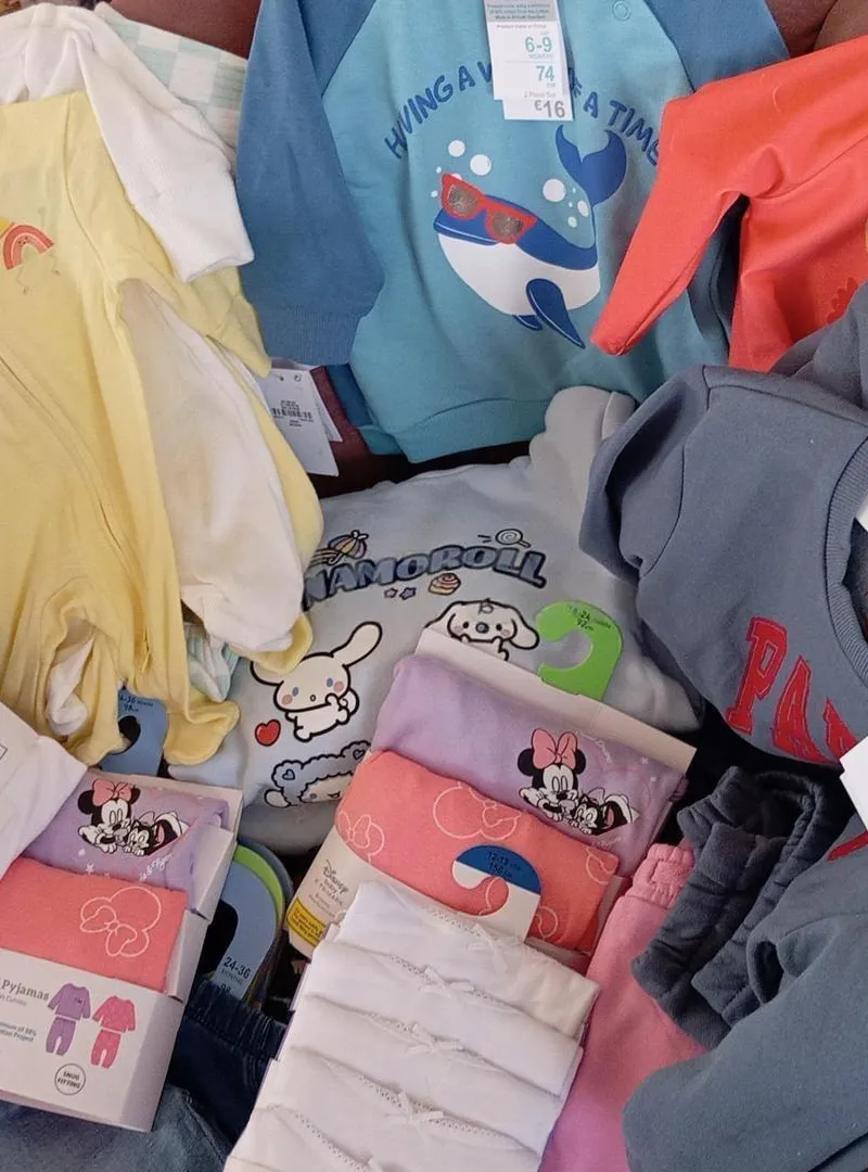 Vêtements enfants et bébés Primark de la Hollande