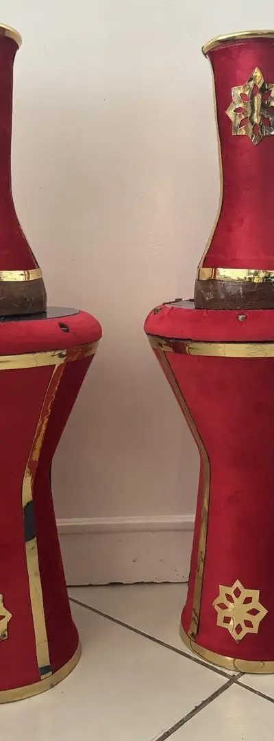 2 derboukas.