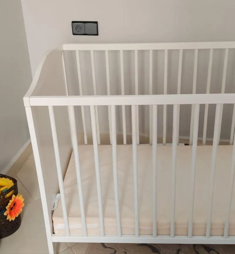 Lit bébé avec matelas
