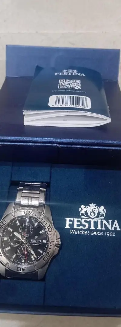 Montre originale avec garantie