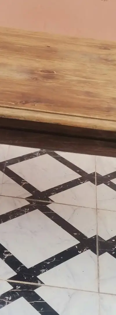Table en bois – Réparée