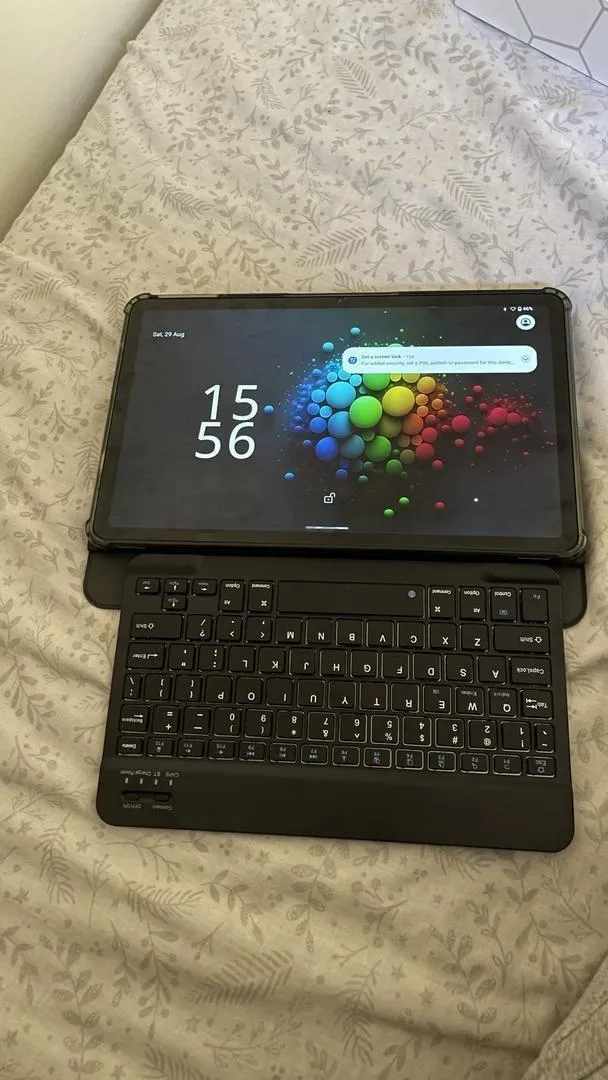 Tablette/PC Relando 256 Go et un clavier Bluetooth