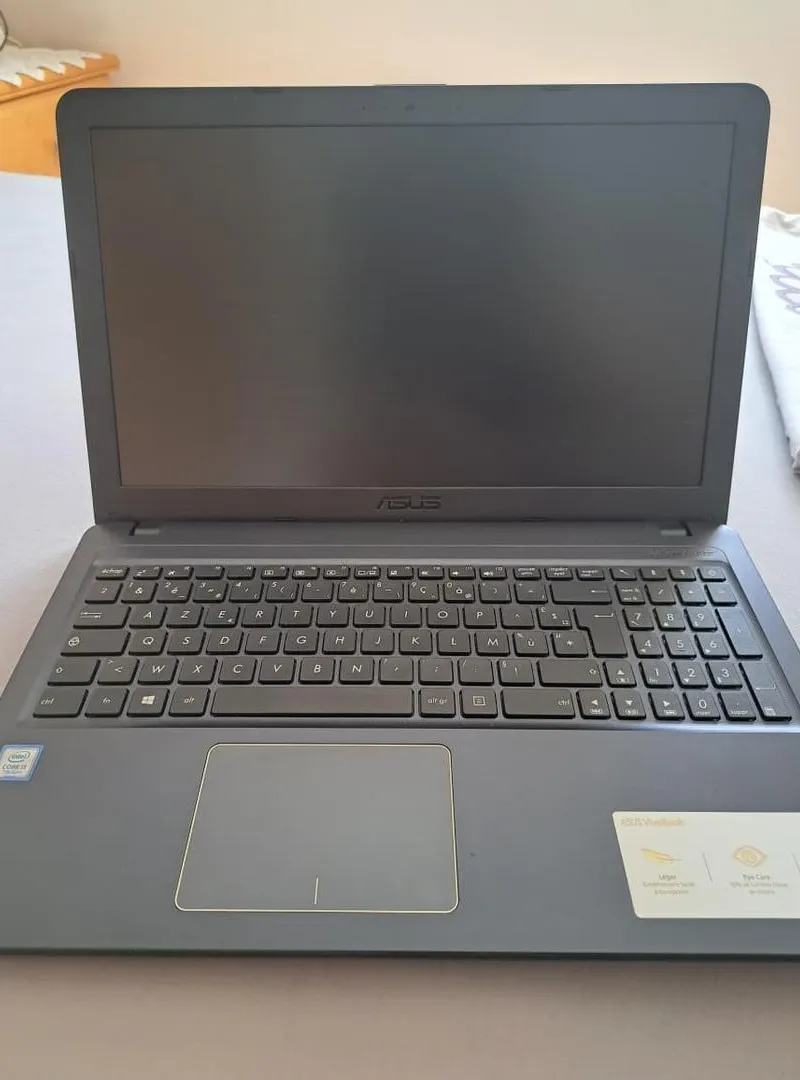Asus vivobook i3 7th gen