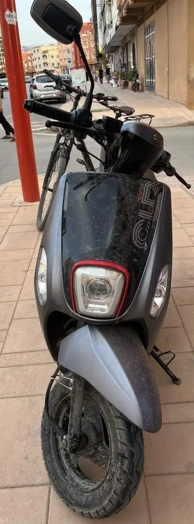 VMS Cuxu 2025 5700 KM seulement Très économique