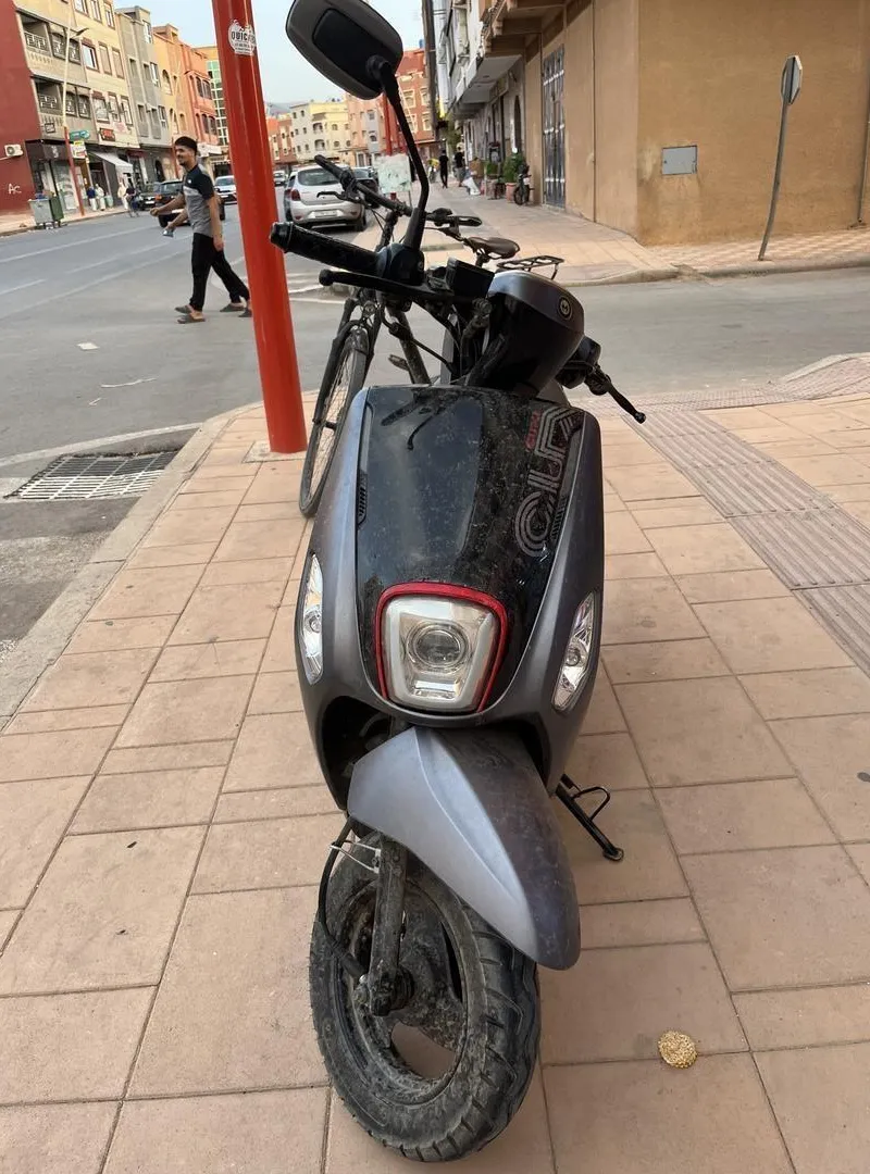 VMS Cuxu 2025 5700 KM seulement Très économique