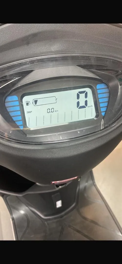 Scooter KEEWEY 50cc modèle 2026