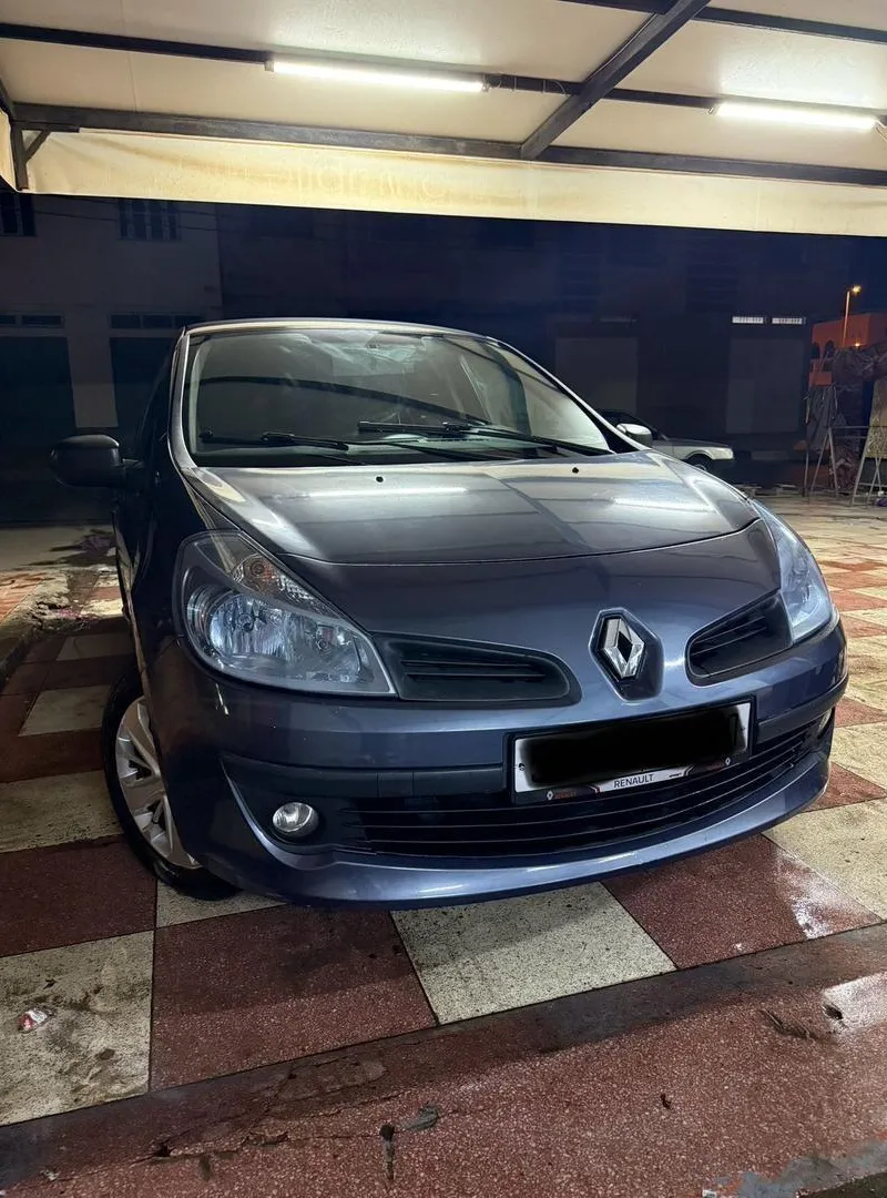 Voiture neuve pour ceux qui veulent acheter