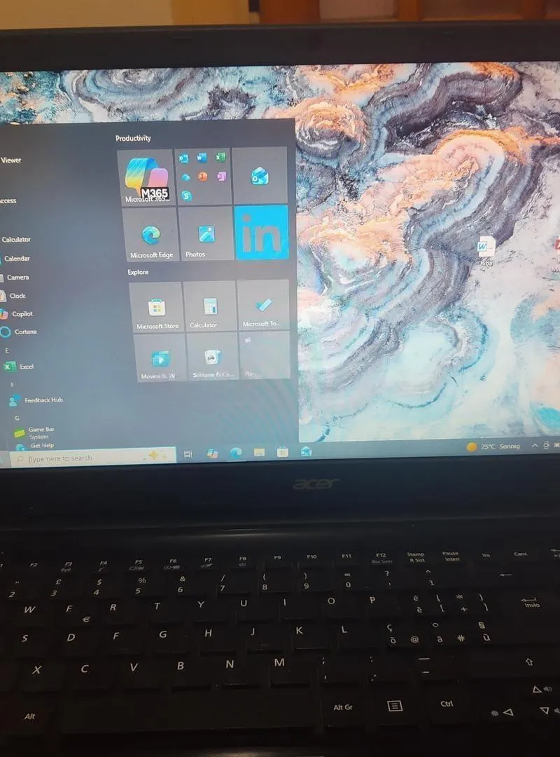 Acer Aspire E1