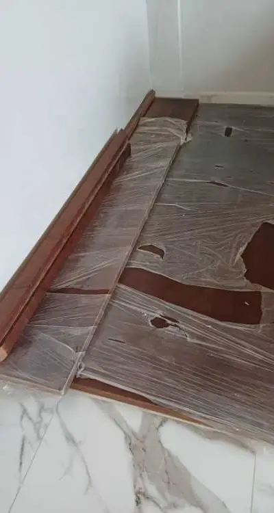 Porte en bois pour villa ou appartement