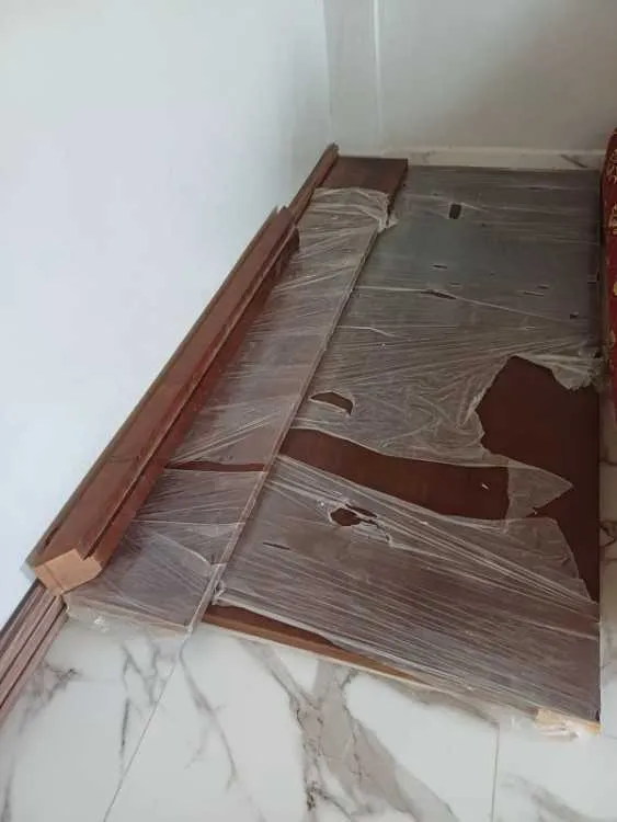 Porte en bois pour villa ou appartement