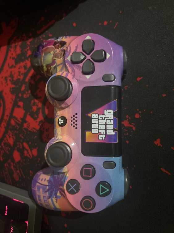 Ps4 pro +manette