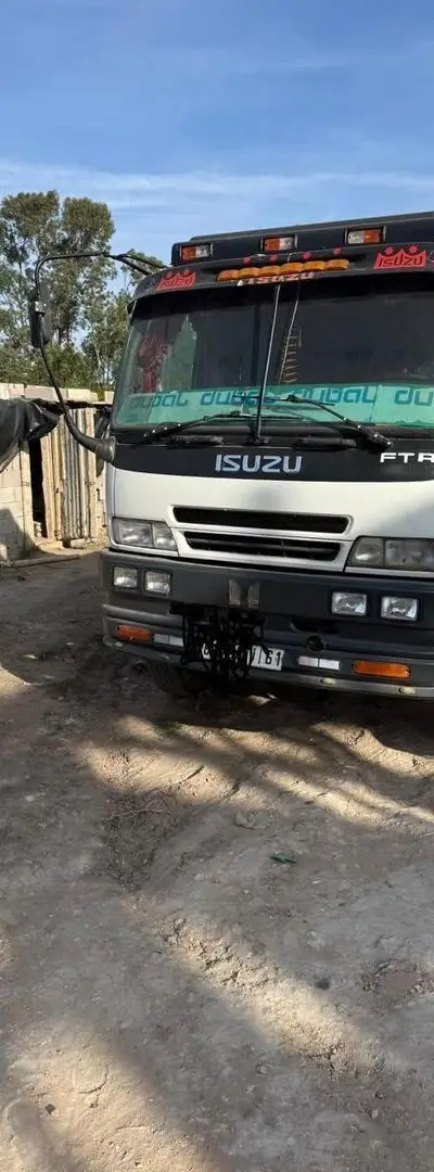 avonder camion benne isuzu